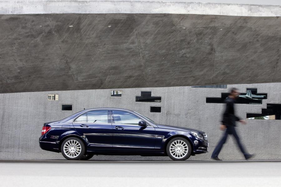  Mercedes-Benz C-Class 2011 года  (фото 15 из 23)